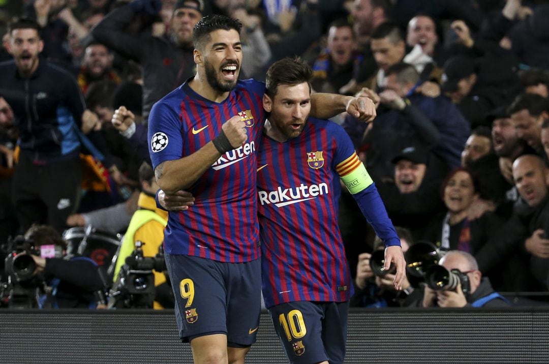 Luis Suárez junto a Messi en un partido del Barça.jpg