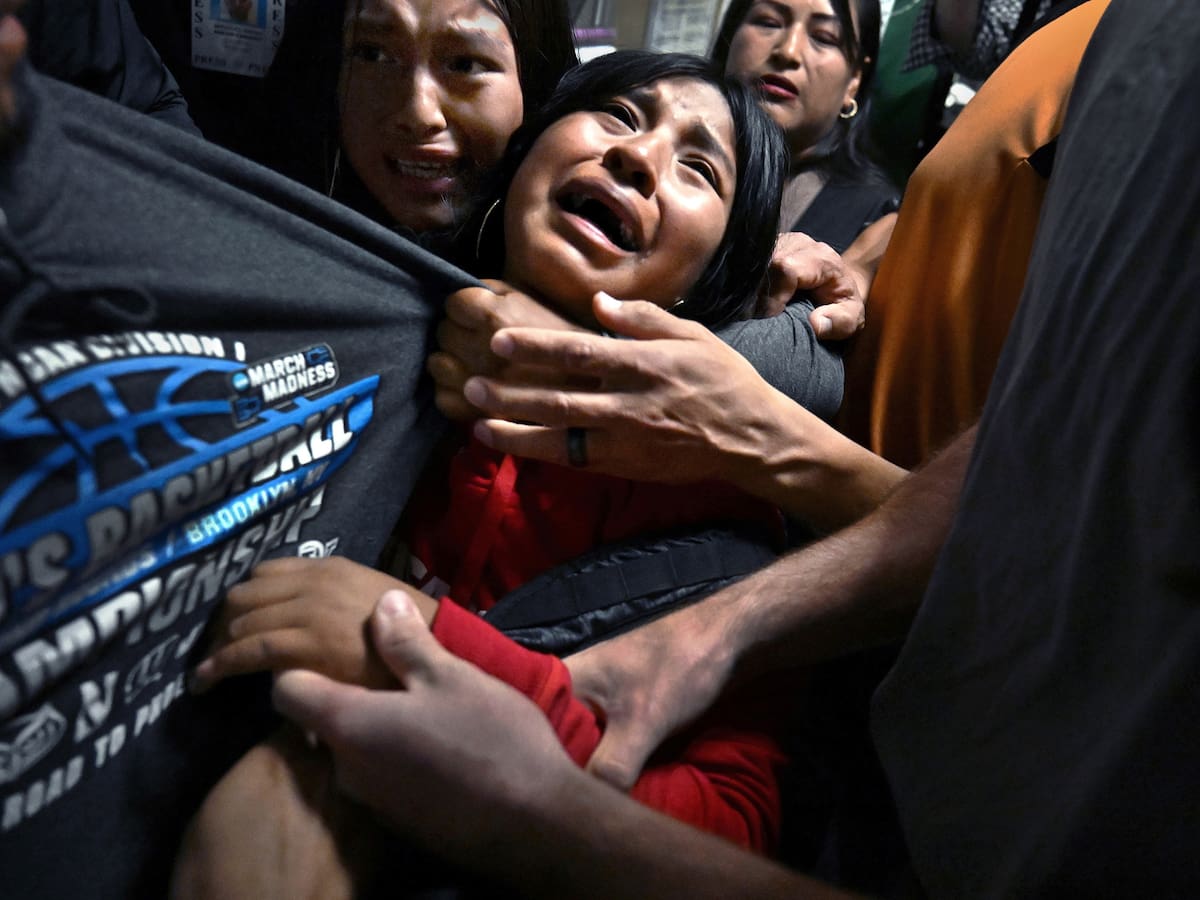 La imagen del momento en el que el ICE separa a una familia gana World Press Photo 2026