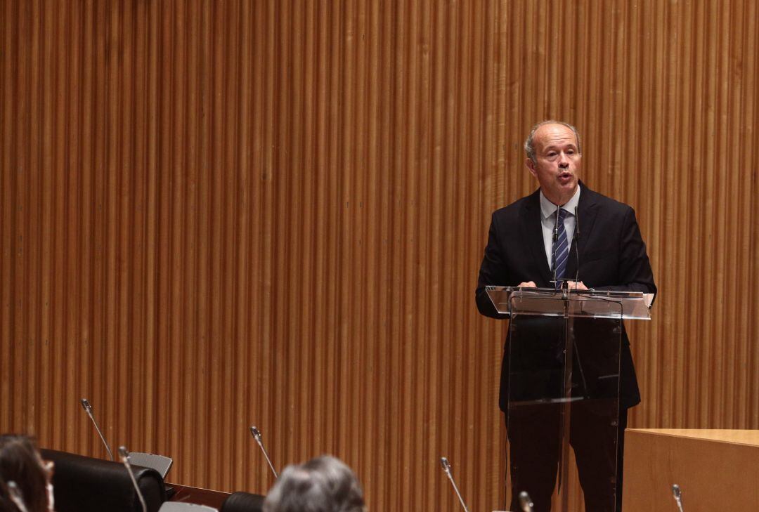 El ministro de Justicia, Juan Carlos Campo, interviene durante un acto en recuerdo de Landelino Lavilla, en el Congreso de los Diputados, a 13 de abril de 2021, en Madrid (España). El Congreso ha rendido tributo este martes a Landelino Lavilla, que fue pr