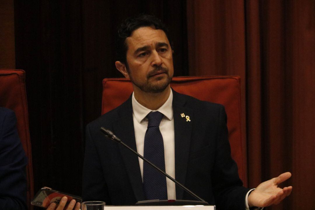 El conseller de Territori i Sostenibilitat, Damià Calvet, durant una comissió de Territori al Parlament
