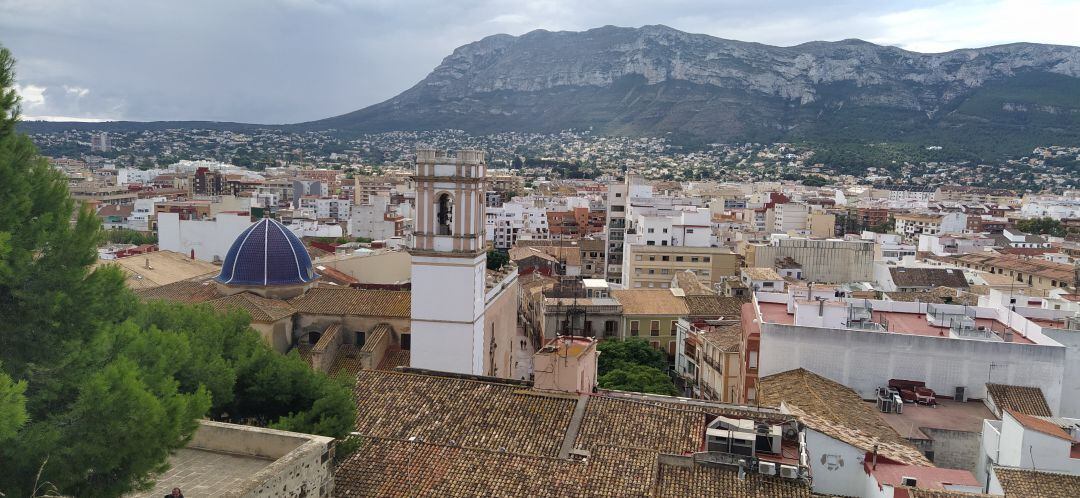 Vistas del casco urbano de Dénia desde el Castillo.