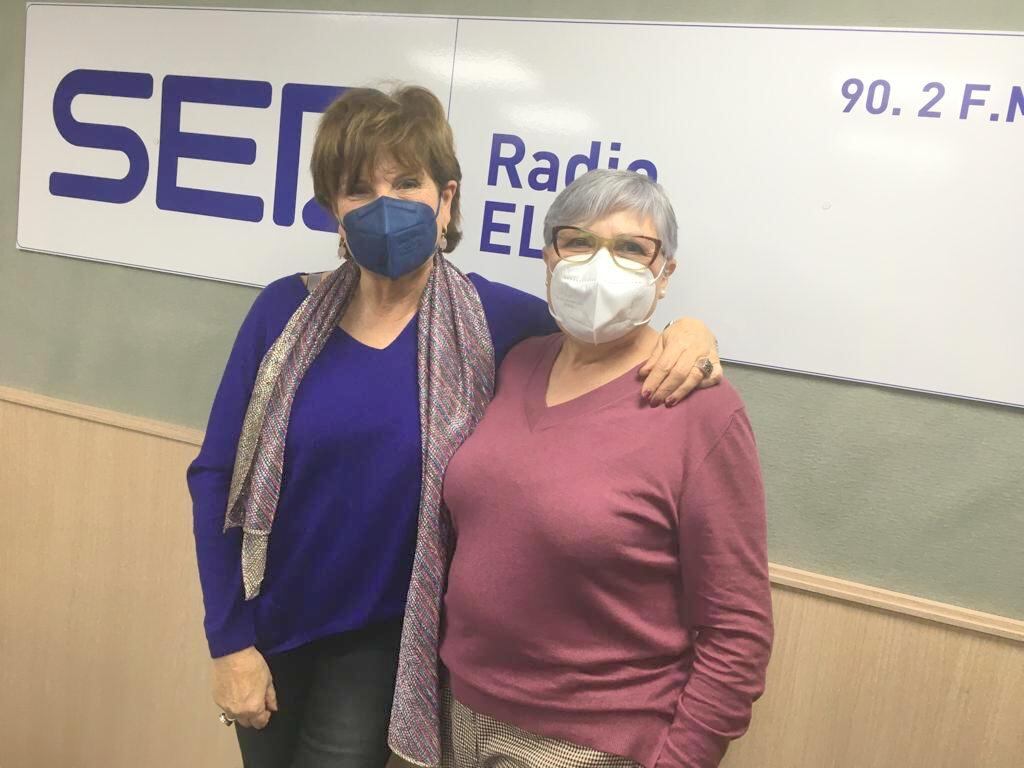 Esther Padial y María Salud Corbí en Radio Elda Cadena SER