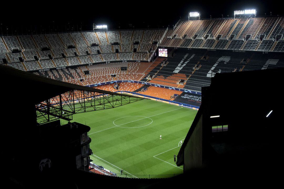 Grada del estadio de Mestalla en el Valencia-Atalanta 
 LOF, EUROPA PRESS  (Foto de ARCHIVO)
 
 