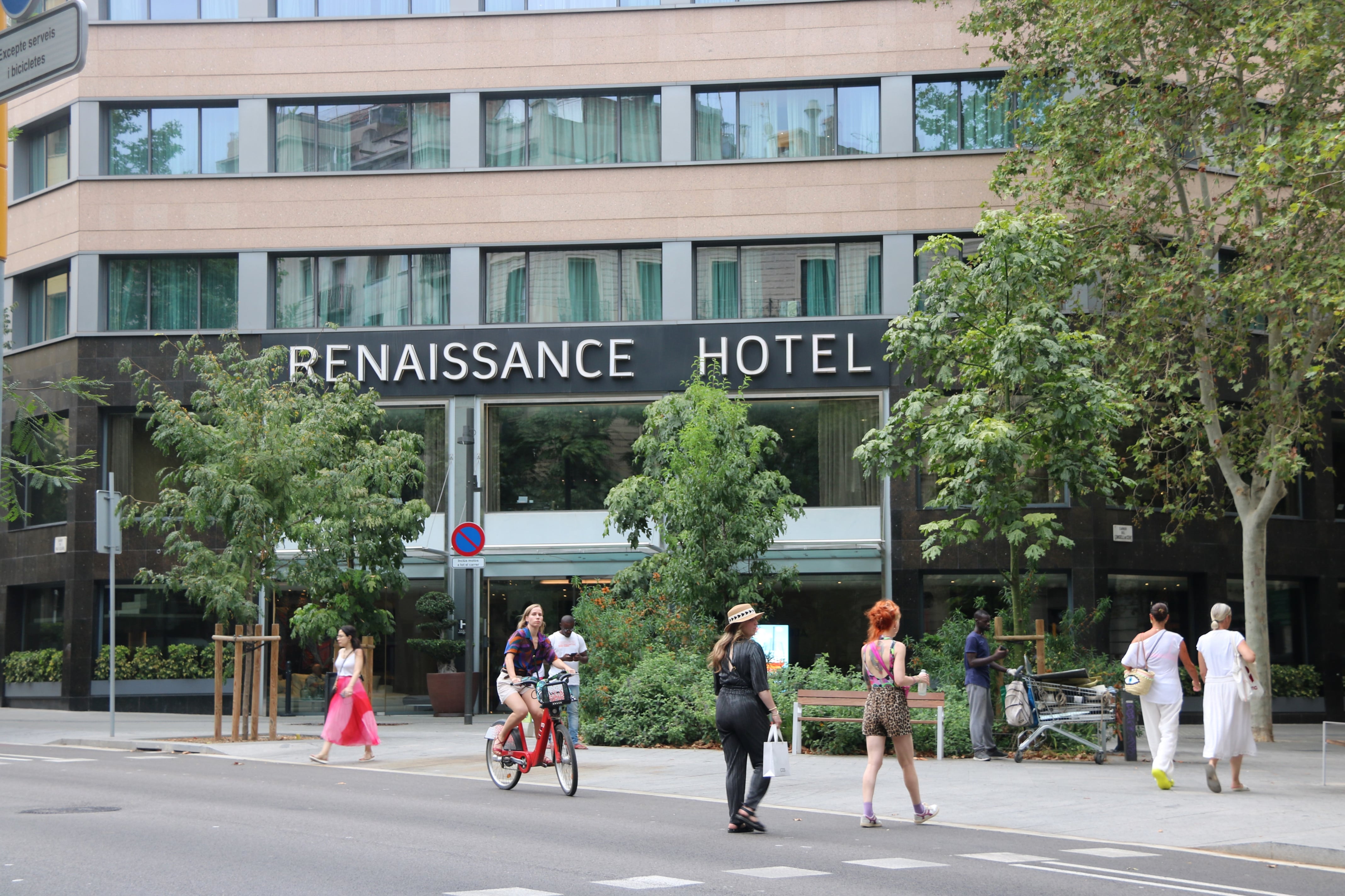 Façana de l&#039;hotel de cinc estrelles Renaissance de Barcelona