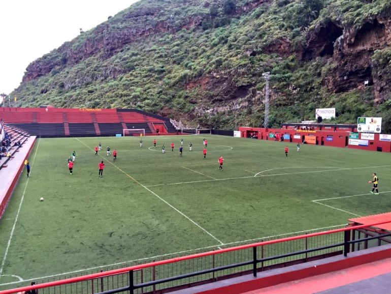 Estadio Silvestre Carrillo clausurado con un partido