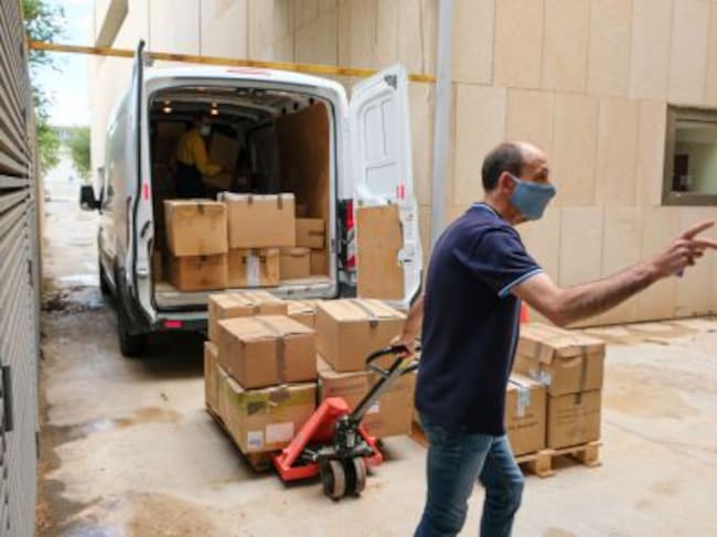 Reparto de las mascarillas