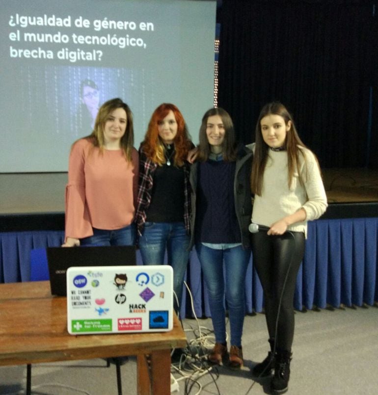 María, Ana, Sole y NIeves, alumnas del IES Gran Capitán.