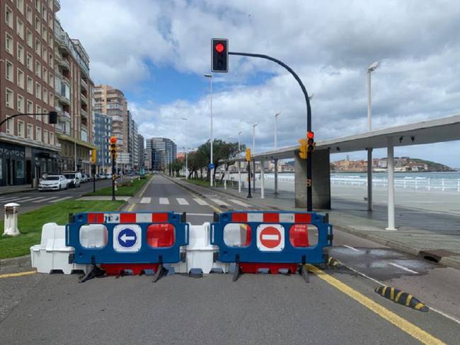 El paseo del Muro, cortado al tráfico.