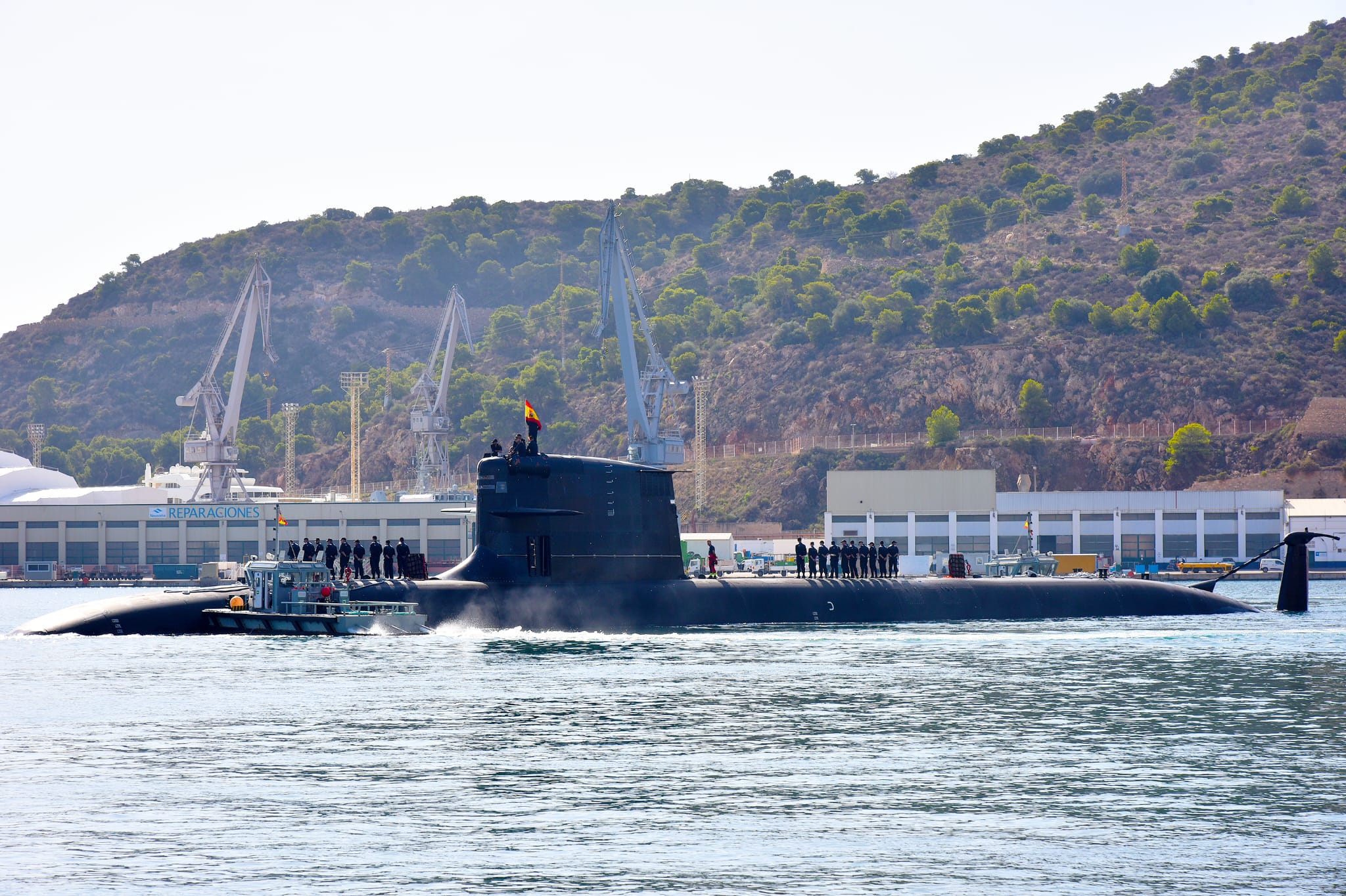 Despedida del submarino 'Isaac Peral' para integrarse en la misión 'Sea Guardian' de la OTAN (foto: EMAD)