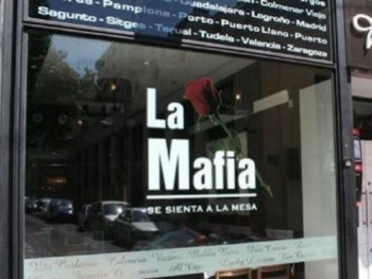 "La Mafia" zanja la polémica con Italia: ahora es "La Famiglia" quien se sienta a la mesa