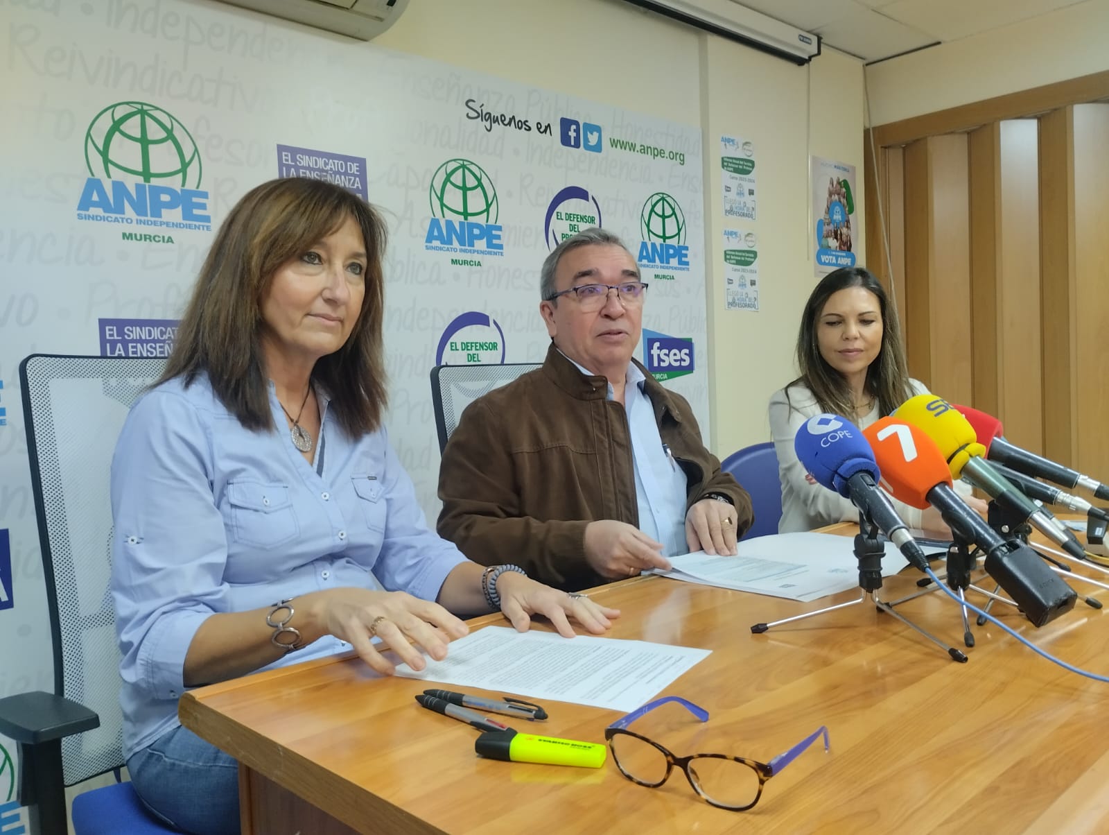 ANPE Murcia presenta el informe del Defensor del Profesor