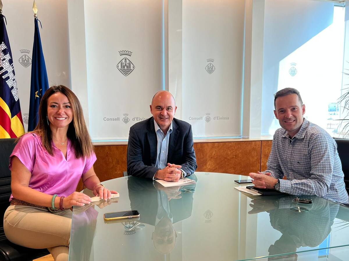 Govern y Consell de Ibiza se marcan como prioridad construir una promoción de viviendas para trabajadores públicos