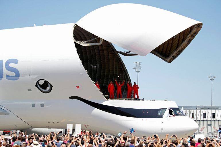 Primer vuelo del Beluga XL, el gigante del aire con piezas fabricadas en Aernnova Tarazona. 