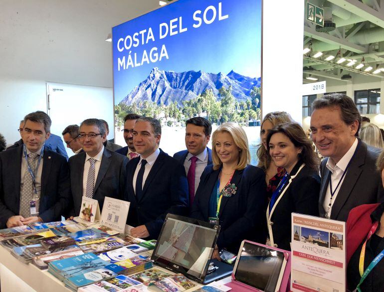 Bendodo junto a alcaldes de la Costa del Sol en la ITB de Berlín