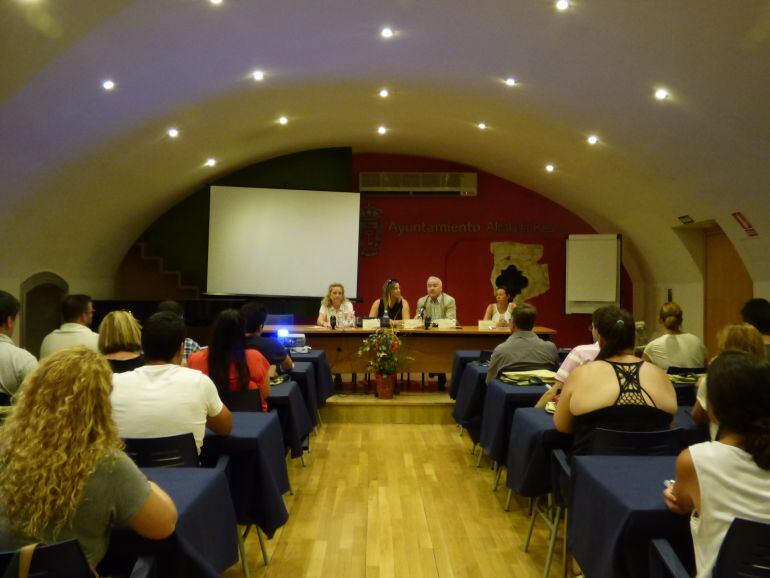 Momento del inicio del último de los cursos de Verano de la UNED en Alcalá la Real