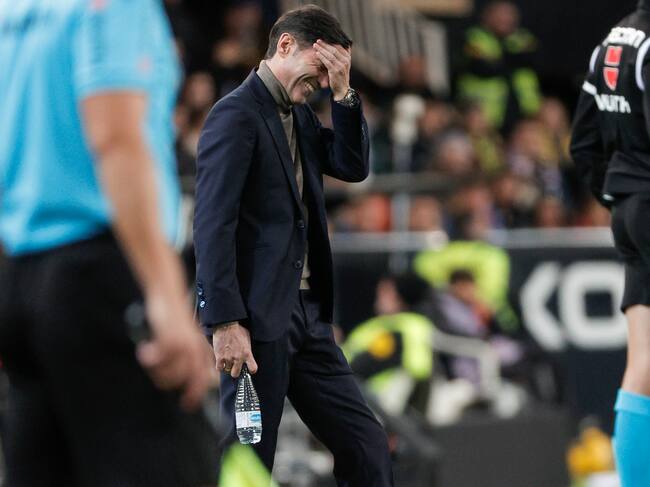 VALENCIA, 02/01/2024.- El técnico del Villarreal, Marcelino, durante el encuentro correspondiente a la jornada 19 de Laliga EA Sports que Valencia y Villarreal disputan hoy martes en el estadio de Mestalla, en Valencia. EFE / Manuel Bruque.