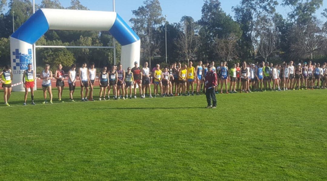 Deportistas en una prueba de Campo a Través