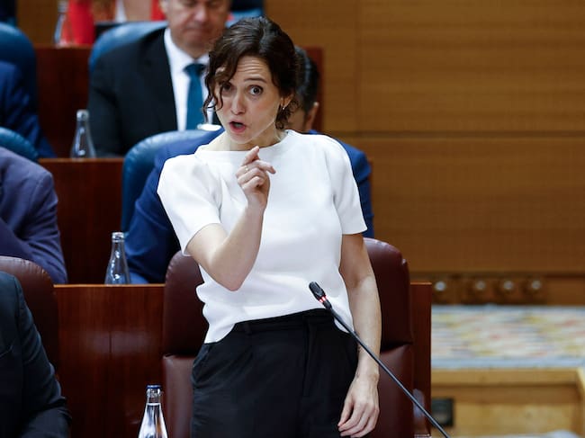 MADRID, 09/04/2026.- La presidenta de la Comunidad de Madrid, Isabel Díaz Ayuso interviene en el pleno de la Asamblea de Madrid celebrado este jueves. EFE/Rodrigo Jiménez