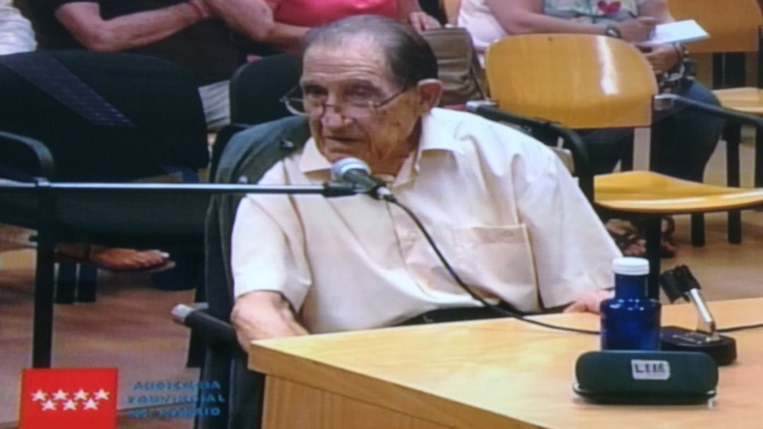 El doctor Vela durante el juicio en la Audiencia de Madrid