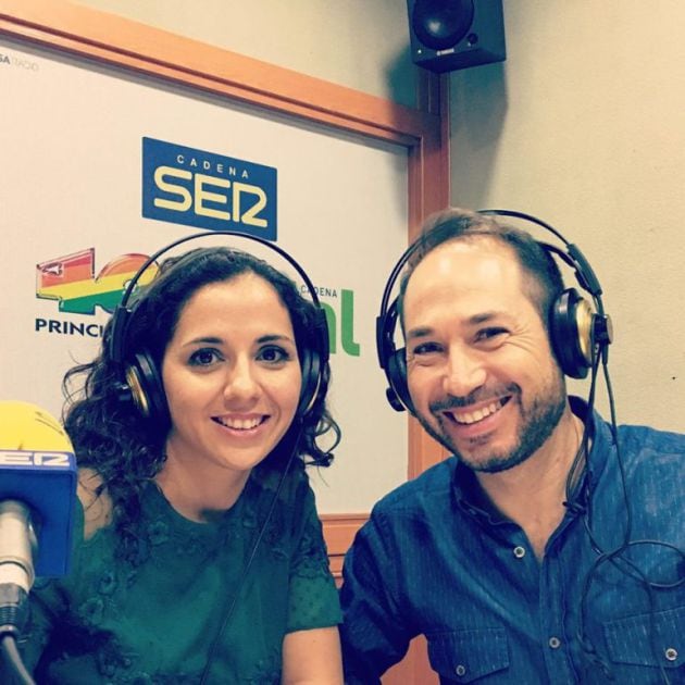Jacinto Molero en Radio Córdoba junto a una compañera, Patricia Huertas.