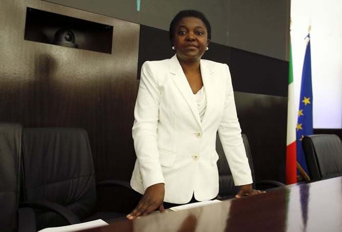 El vicepresidente del Senado y dirigente de la Liga Norte, Roberto Calderoli, ha comparado este domingo a la ministra de Integración, Cécile Kyenge, nacida en la República Democrática del Congo, con un orangután.