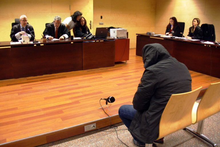 L'acusat, en un moment del judici.