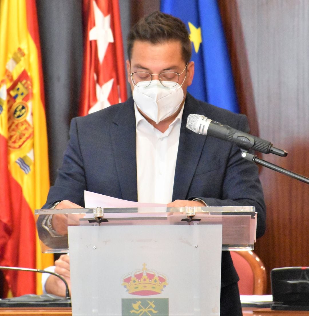 El alcalde Raúl Martín Galán en el Pleno municipal