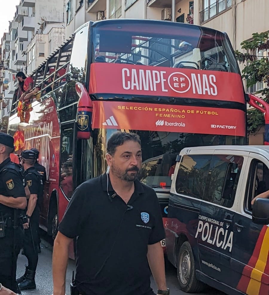 Celebración del título mundial por las calles de Ibiza