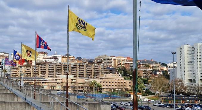 Las banderas de Los Campos de Sport del Sardinero vuelven a ondear con la clasificación de La Liga Hypermotion