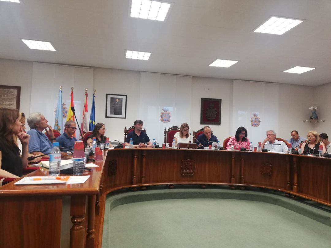 El Pleno arandino reunido este 15 de julio en sesión extraordinaria