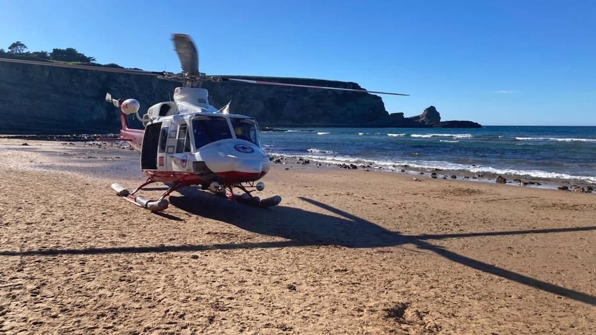 El TSJC obliga al Gobierno de Cantabria a dividir el contrato del helicóptero de rescate