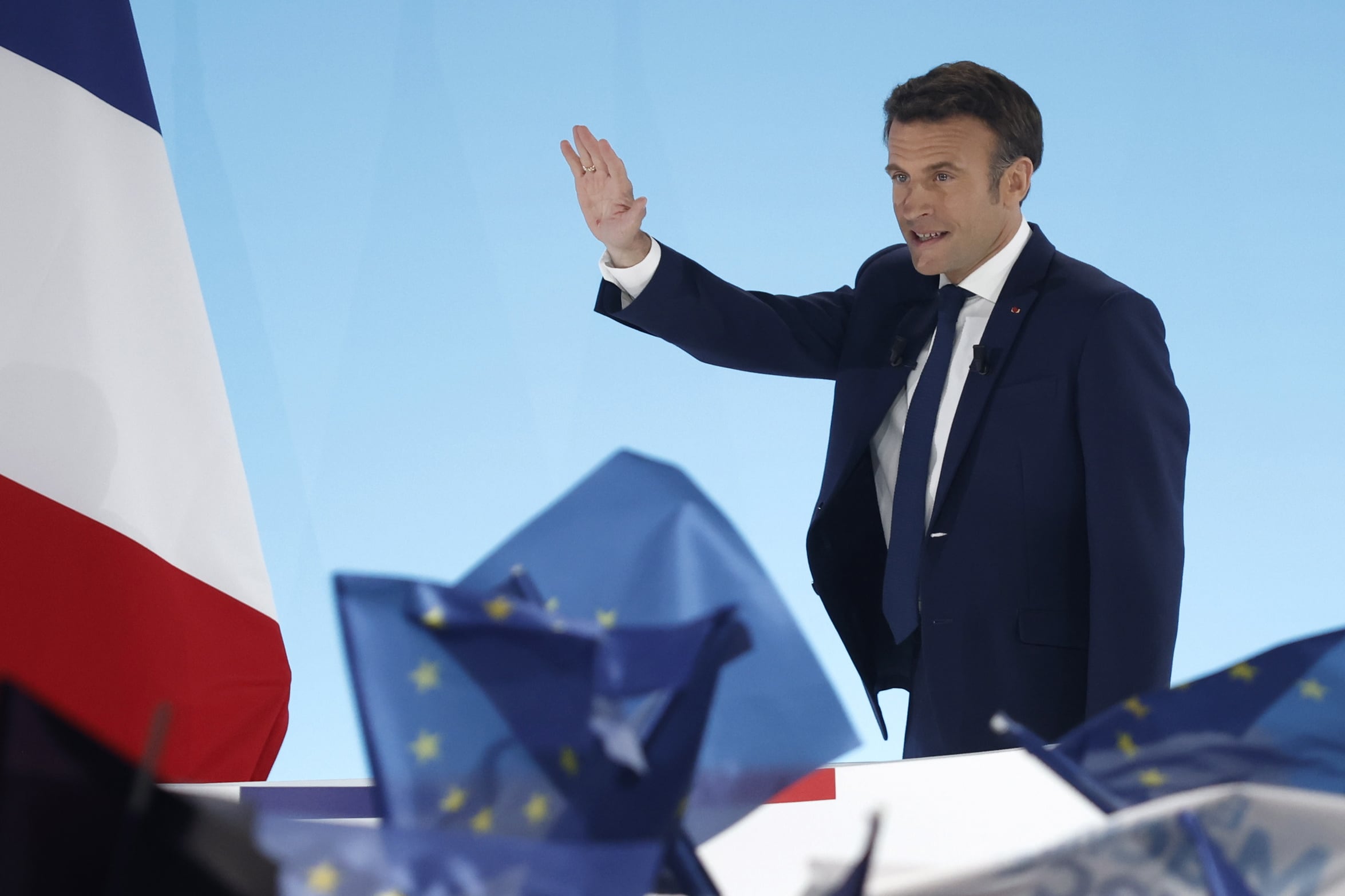 El candidato presidencial francés, Emmanuel Macron, tras la noche electoral.