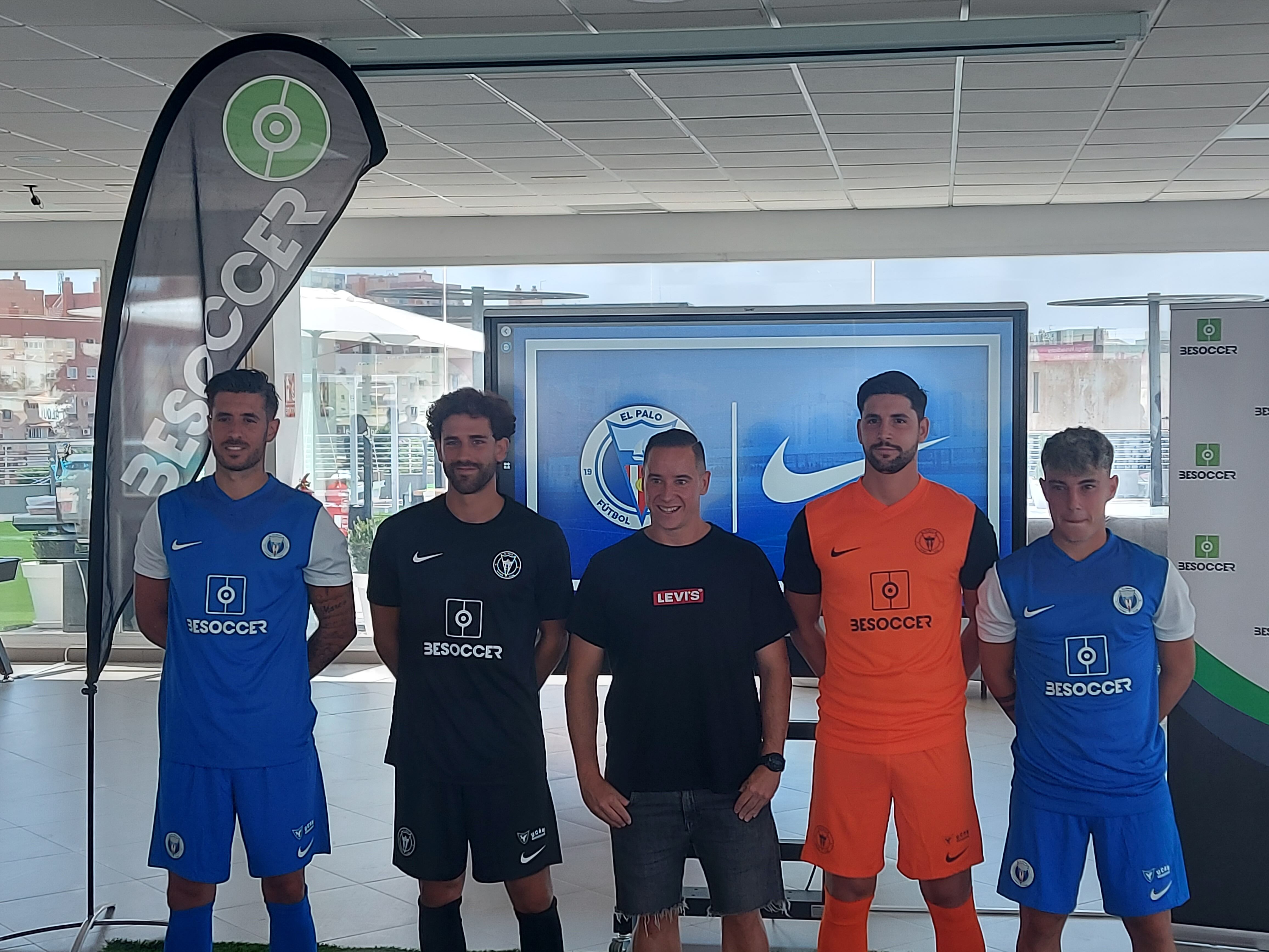 Presentación de las equipaciones de El Palo FC