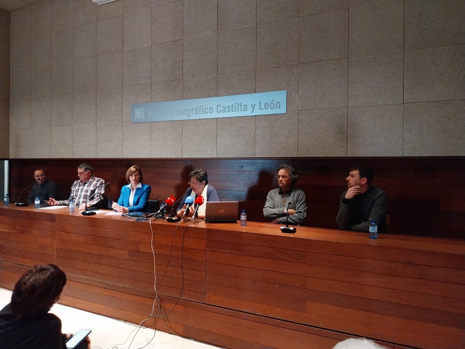 Rueda de prensa de las plataformas que reclaman la reversión al territorio de la electricidad producida