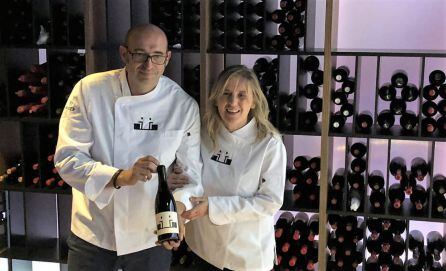 Los cocineros Juanjo Pérez y Yolanda León, responsables del restaurante Cocinandos