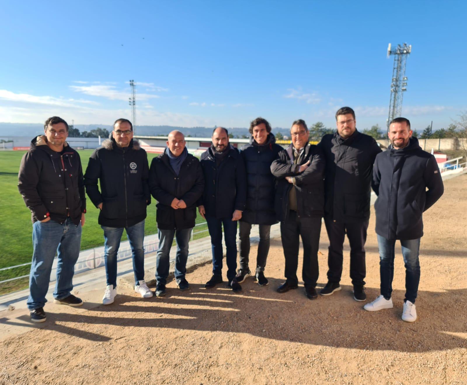 Este miércoles la RFEF visitó el Municipal con las autoridades locales y los representantes de la UD Barbastro