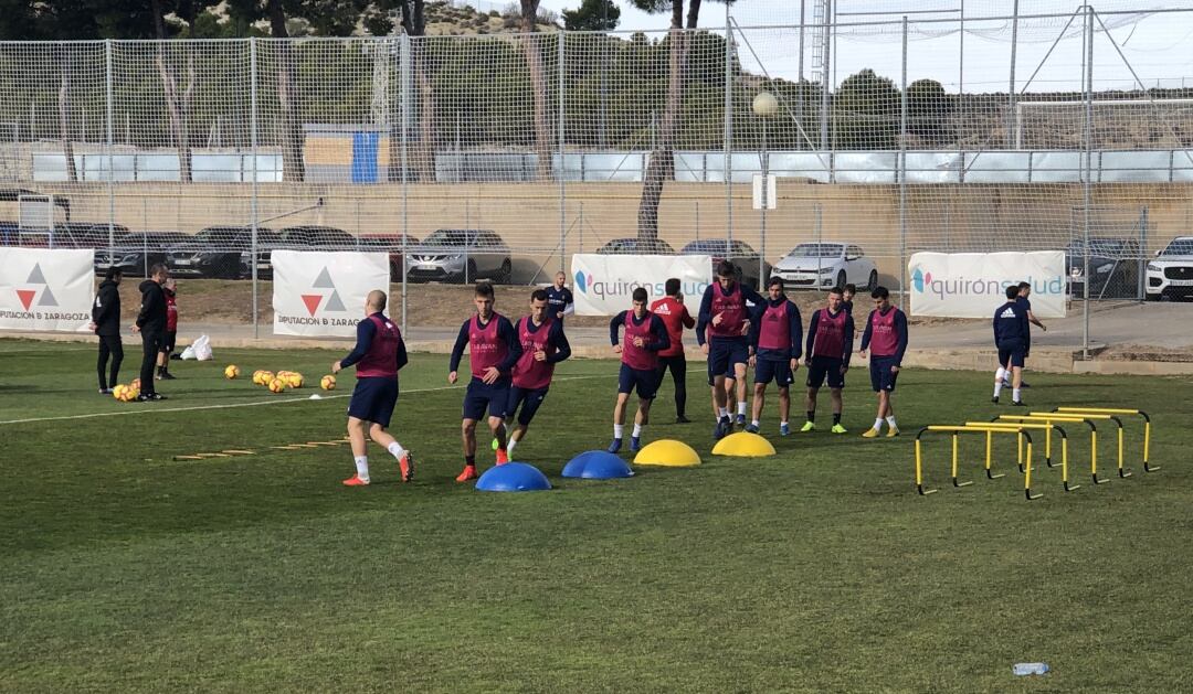 Subías, en primer plano, y Marcén han reforzado el entrenamiento del primer equipo