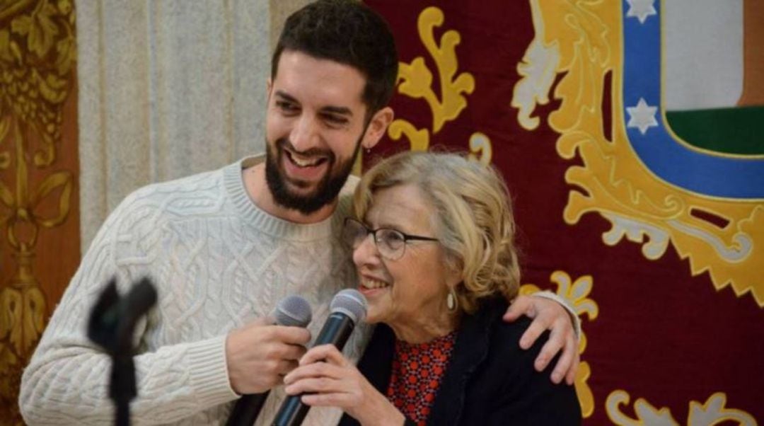 Foto de archivo de David Broncano y Manuela Carmena