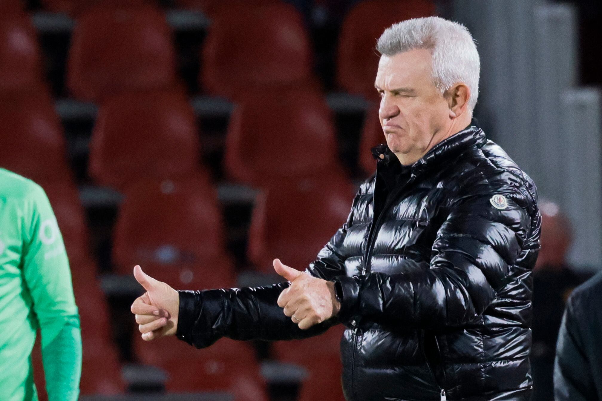 PALMA DE MALLORCA, 12/05/2023.- El técnico mexicano del Mallorca, Javier Aguirre, durante el encuentro correspondiente a la jornada 34 de primera división que han disputado hoy viernes frente al Cádiz en el estadio de Son Moix, en Palma de Mallorca. EFE/CATI CLADERA.
