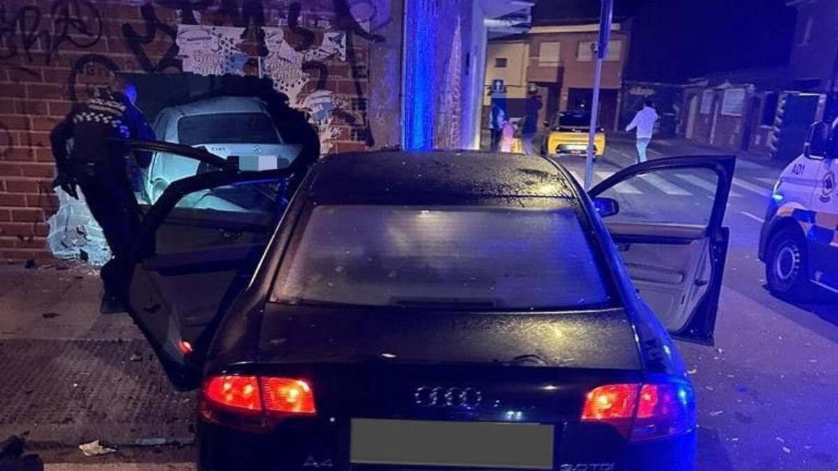 Un conductor de Valdemoro que cuadruplicaba la tasa de alcoholemia choca y empotra otro coche dentro de un local
