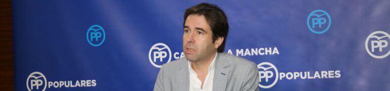 Lorenzo Robisco, portavoz adjunto del PP en las cortes regionales, durante la rueda de prensa (Archivo)