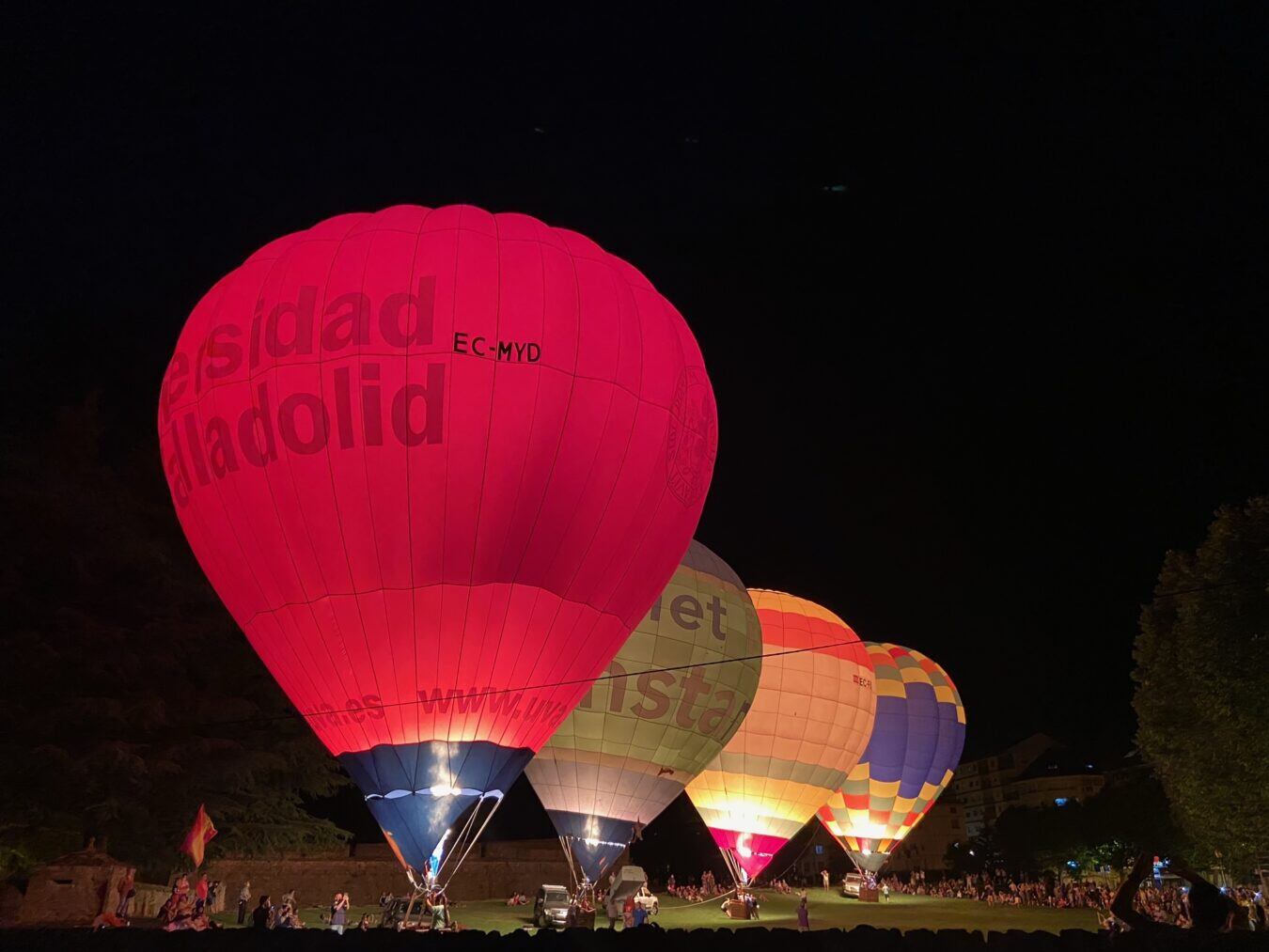 Nigth glow, exhibición nocturna de los globos aerostáticos de la edición de 2021