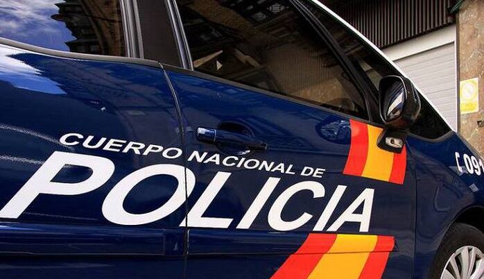 Un vehículo de Policía Nacional