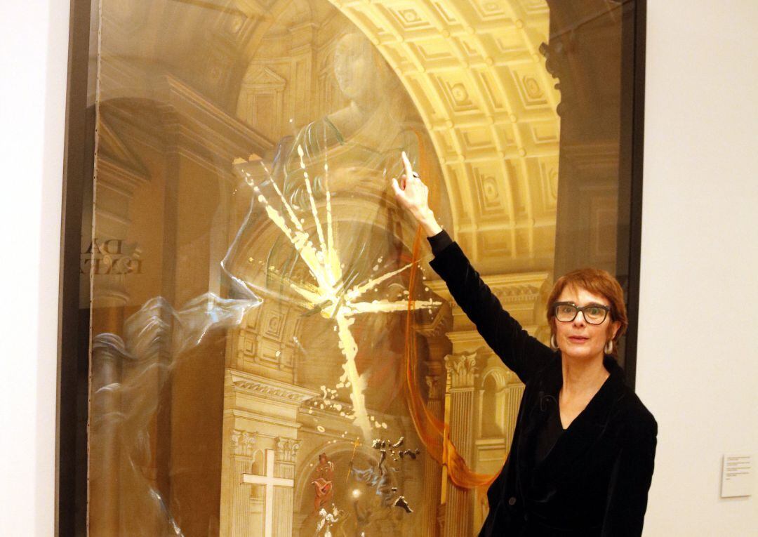 El quadre amb la directora del Museu, Montse Aguer