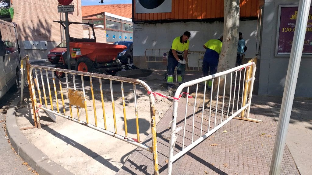 Las obras en el acerado de San Martín de la Vega