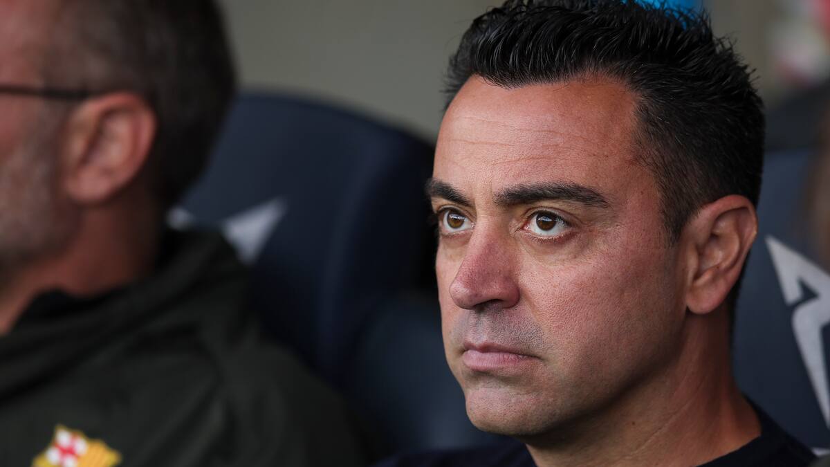 Oficial: Joan Laporta destitueix Xavi Hernández com a tècnic del Barça