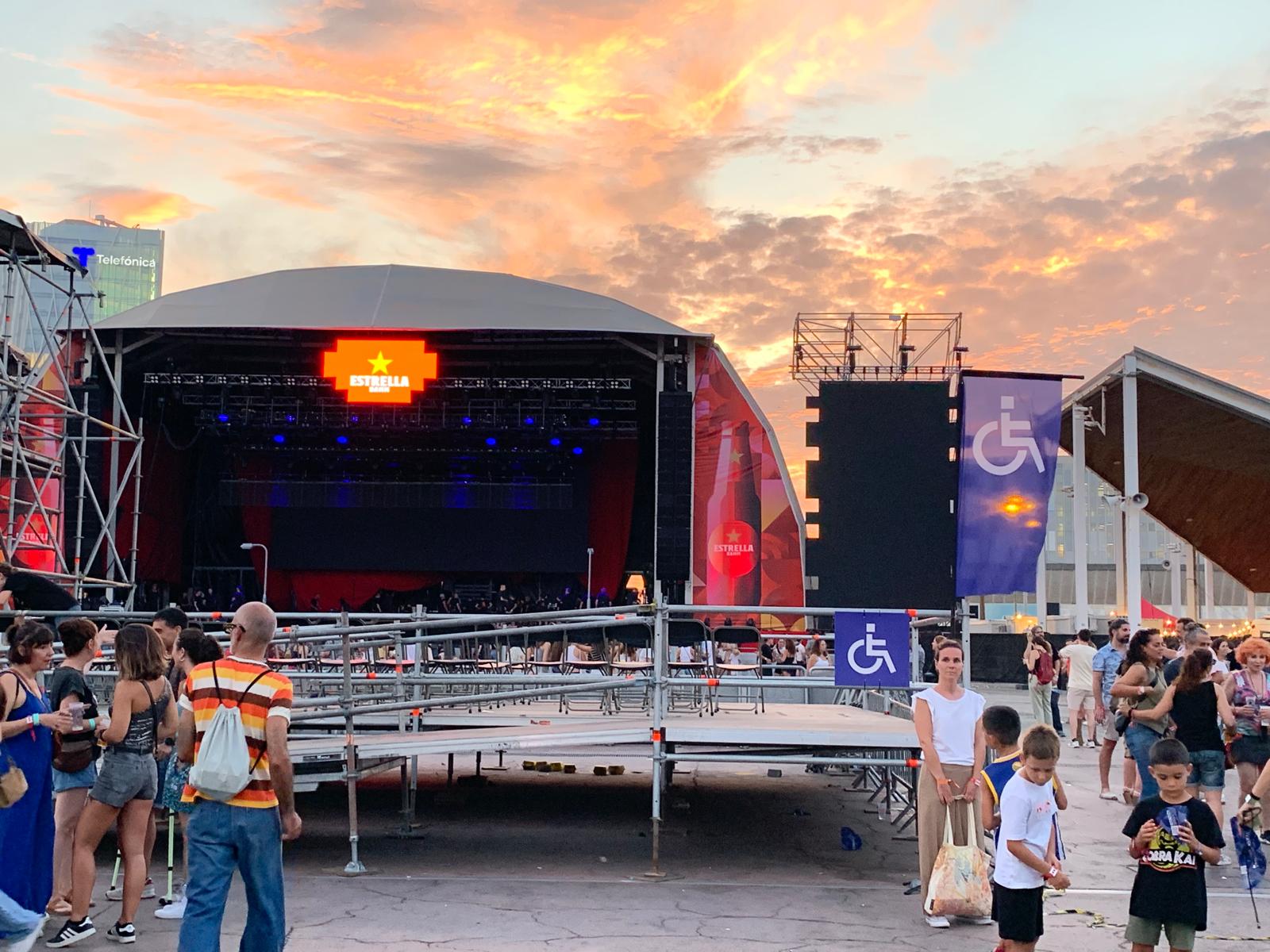 Espacio reservado para personas con discapacidad en un festival de música