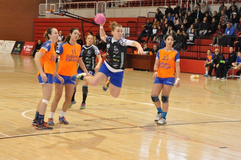 El Elda Prestigio cayó en su pista ante el H. Mislata