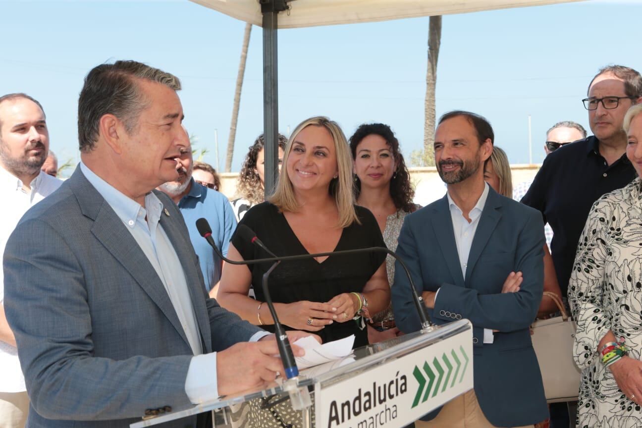 Antonio Sanz durante la inauguración del tramo de carretera