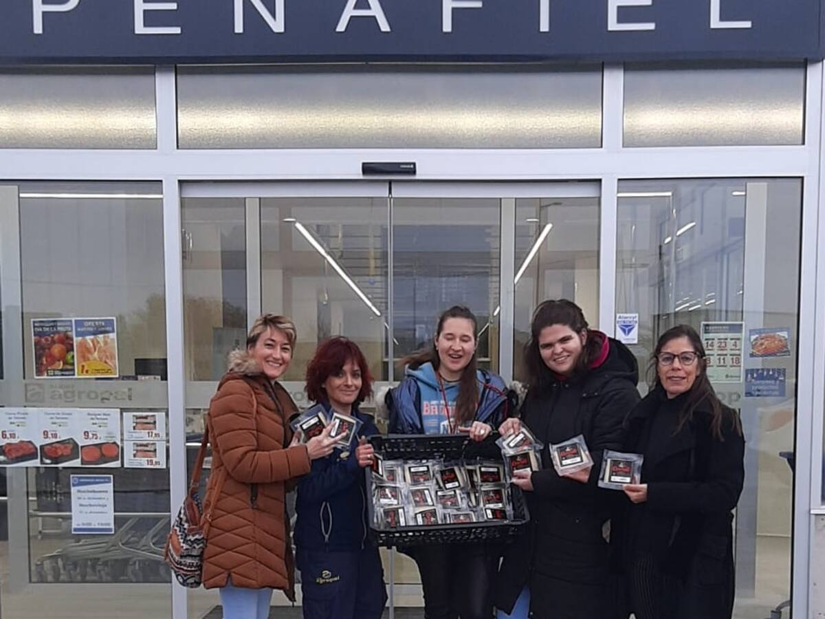 Alumnos y empresas de agroalimentación unidas en favor de los más necesitados